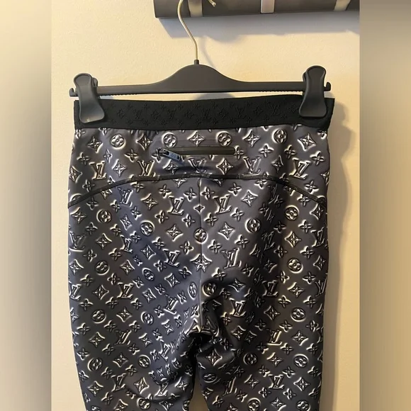 Authentic Louis Vuitton Black and Grey Monogram Leggings Rare Runway Size Medium - Picture 4 of 5